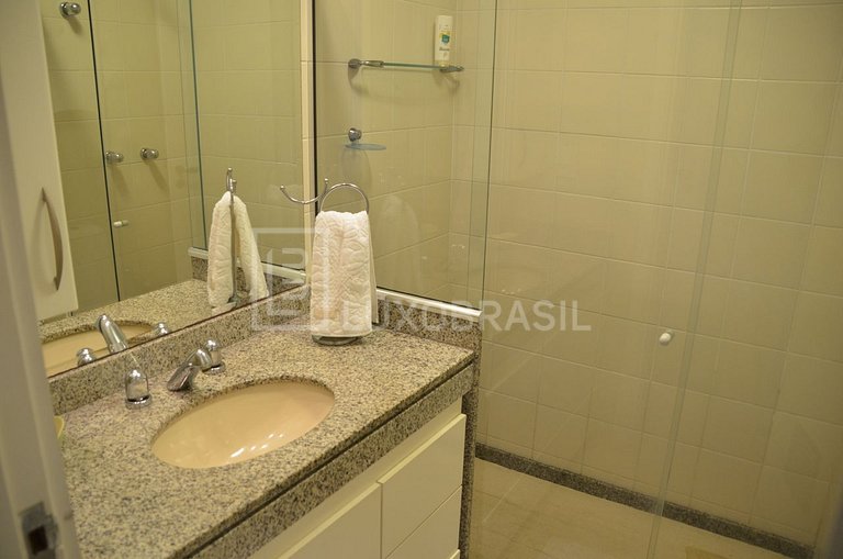 Apartamento Saint Tropez 4 quartos praia da Barra da Tijuca