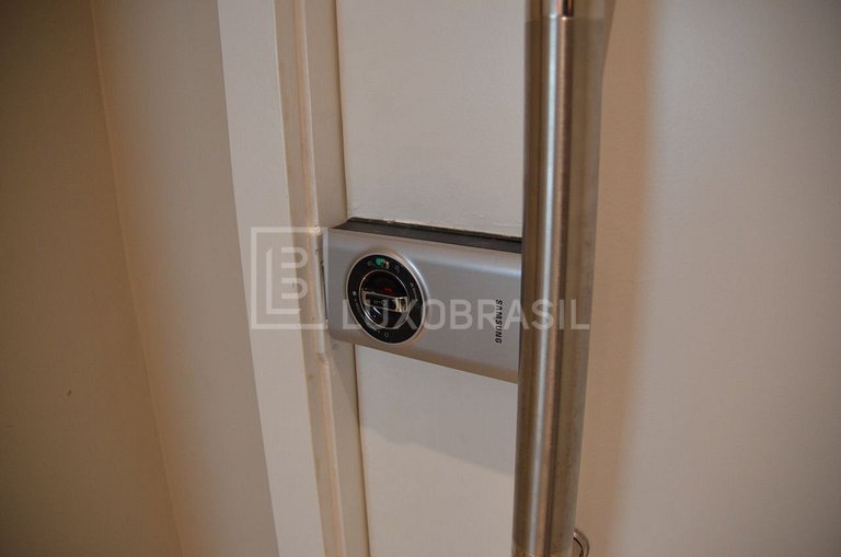 Apartamento Saint Tropez 4 quartos praia da Barra da Tijuca