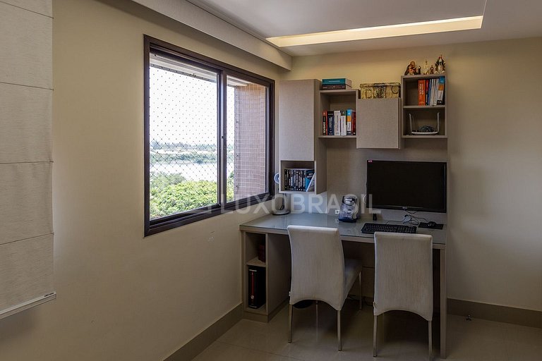 Apartamento Frente Mar na Praia da Barra com 4 quartos