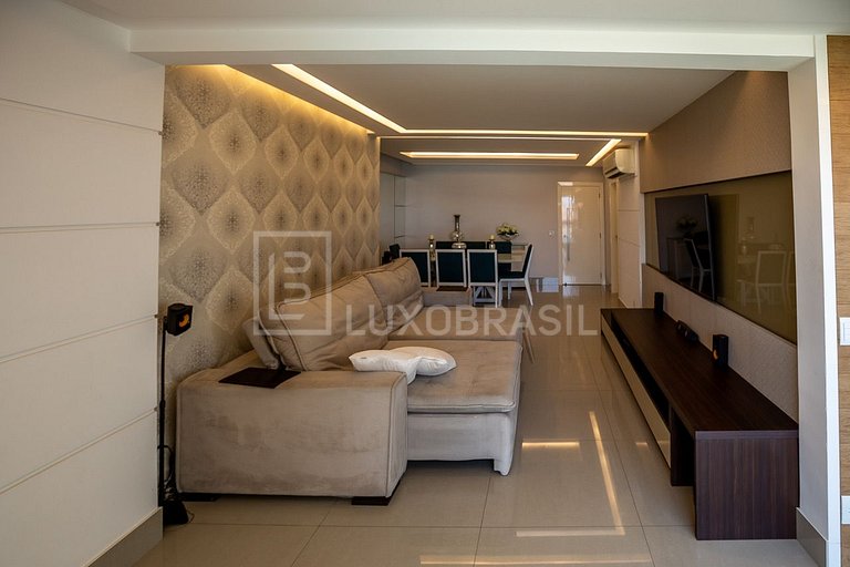 Apartamento Frente Mar na Praia da Barra com 4 quartos