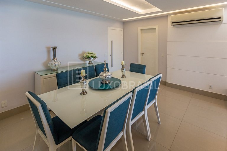 Apartamento Frente Mar na Praia da Barra com 4 quartos