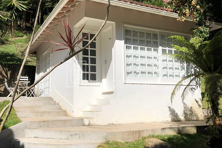 Linda casa no Vale do Bonsucesso 05 suítes #507