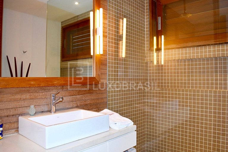 LUXOBRASIL #BZ06 Spectacular House 05 Suites Sea Front Búzio