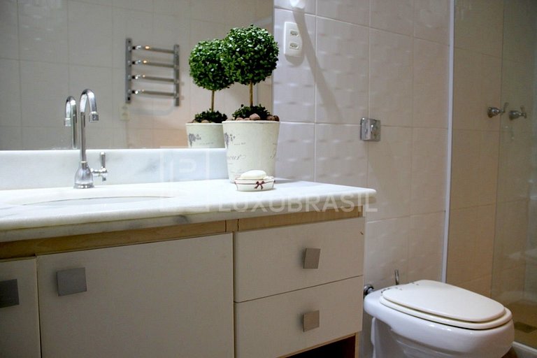 LUXOBRASIL #RJ413 Maravilloso piso en Av Atlântica 04 habita