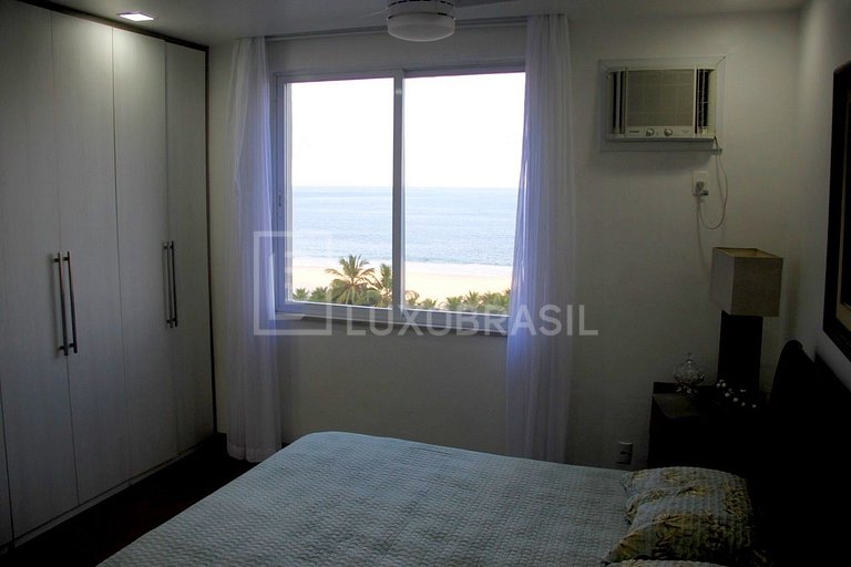 Maravilhoso apto frente mar na Av Atlântica #413
