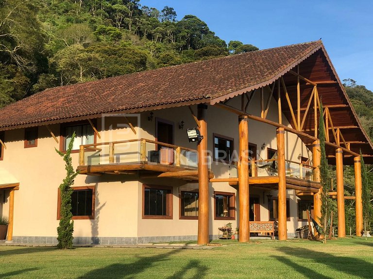 Sitio em Teresópolis com 2 casas #731