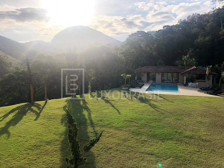 LUXOBRASIL #SE04 Farm in Teresópolis with 02 houses House Va