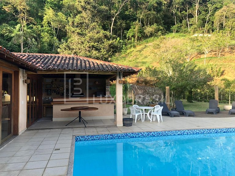 Sitio em Teresópolis com 2 casas #731