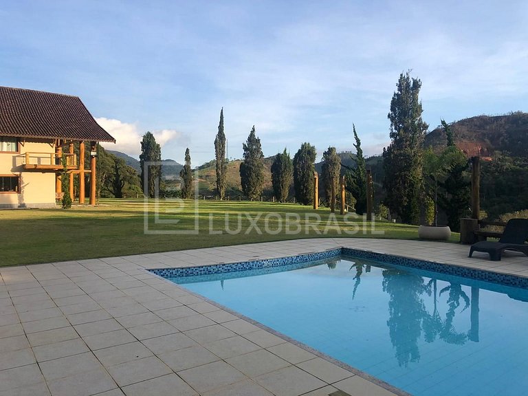 Sitio em Teresópolis com 2 casas #731