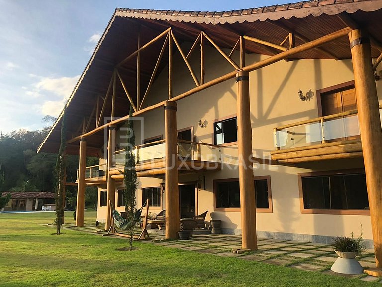 Sitio em Teresópolis com 2 casas #731