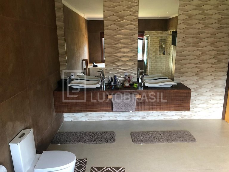 Sitio em Teresópolis com 2 casas #731