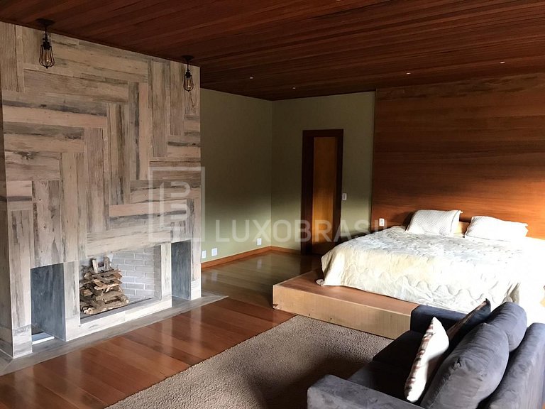 Sitio em Teresópolis com 2 casas #731
