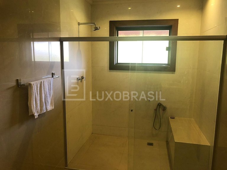 Sitio em Teresópolis com 2 casas #731
