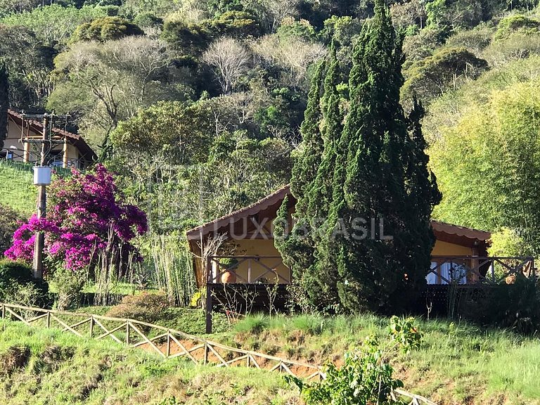 Sitio em Teresópolis com 2 casas #731