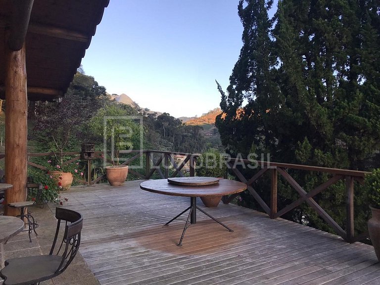 Sitio em Teresópolis com 2 casas #731