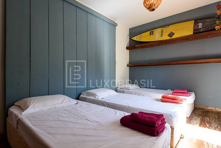 LUXOBRASIL #RJ742 Casa con deck en las orillas del canal en