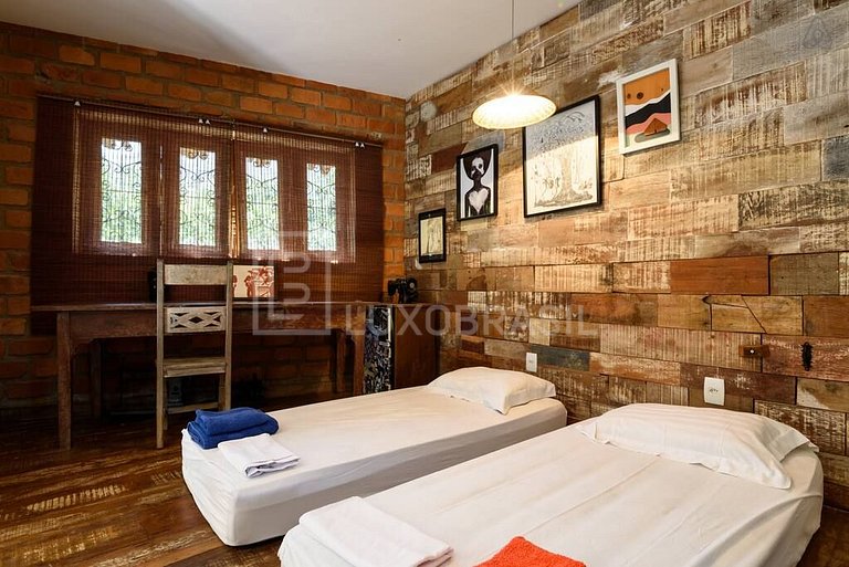 LB - RJ742 Casa con deck en las orillas del canal en Barra d