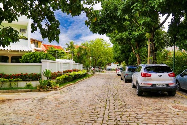 Casa na Barra da Tijuca no condomínio Jardim Clube da Barra