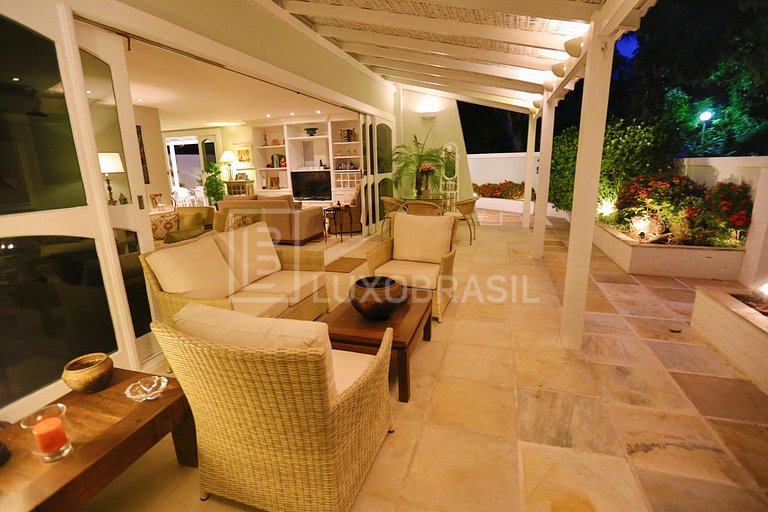 Casa na Barra da Tijuca no condomínio Jardim Clube da Barra