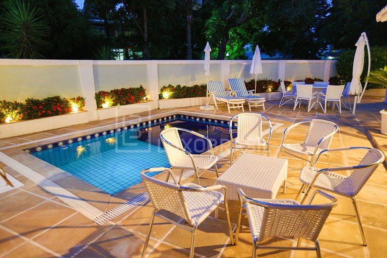 Casa na Barra da Tijuca no condomínio Jardim Clube da Barra