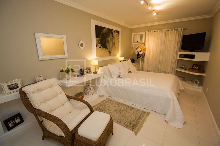 Casa na Barra da Tijuca no condomínio Jardim Clube da Barra