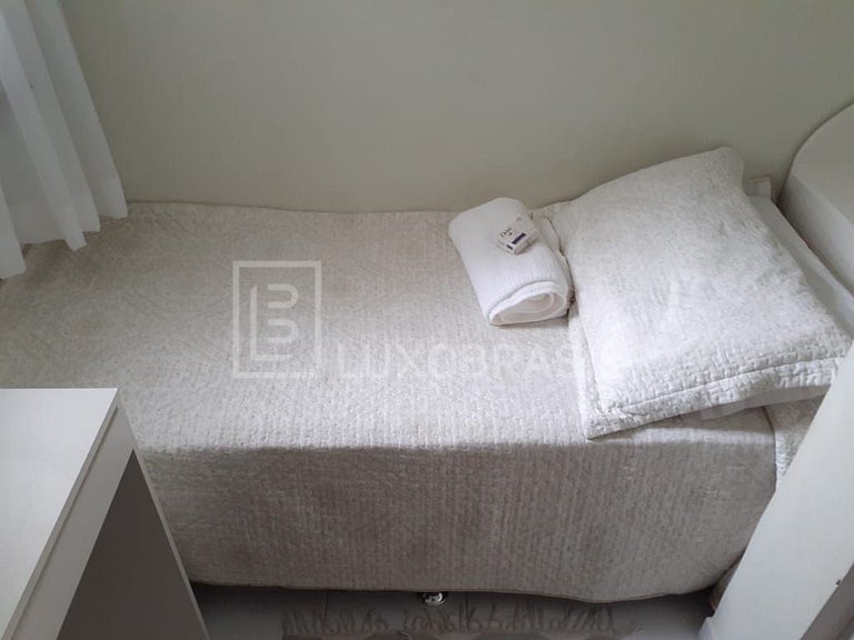 LB – RJ139 Casa de 4 Dormitorios en Venta en el Condominio J