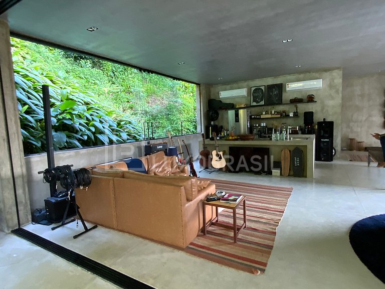 LUXOBRASIL #RJ751 Modern House in Floresta 02 Suites Itanhan