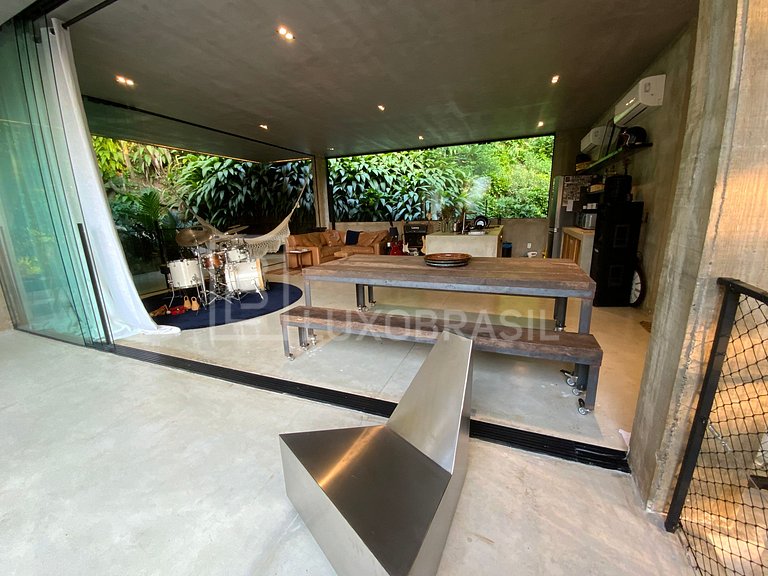 LUXOBRASIL #RJ751 Casa Moderna en Floresta 02 Suites Casa It