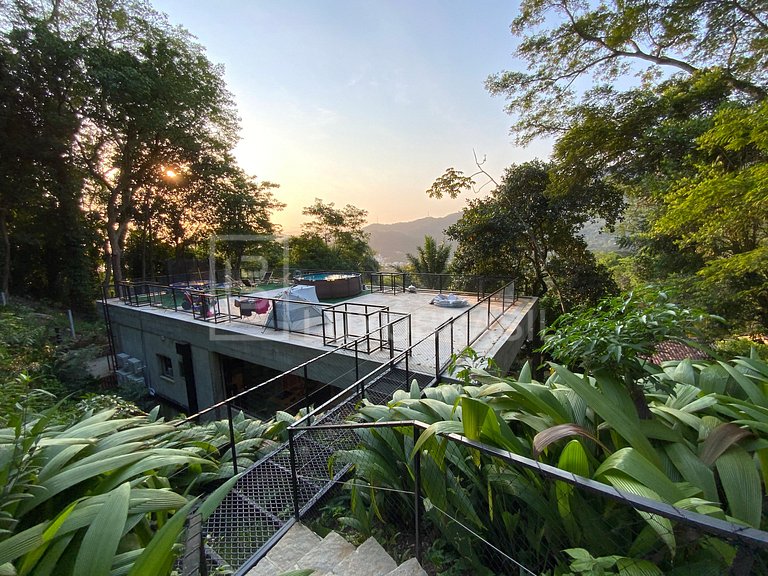 LUXOBRASIL #RJ751 Modern House in Floresta 02 Suites Itanhan