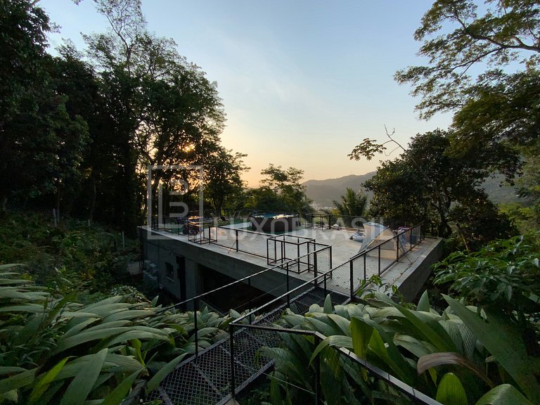 LUXOBRASIL #RJ751 Modern House in Floresta 02 Suites Itanhan