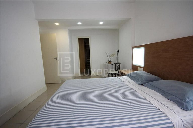 Apartamento 03 Quartos em Copacabana