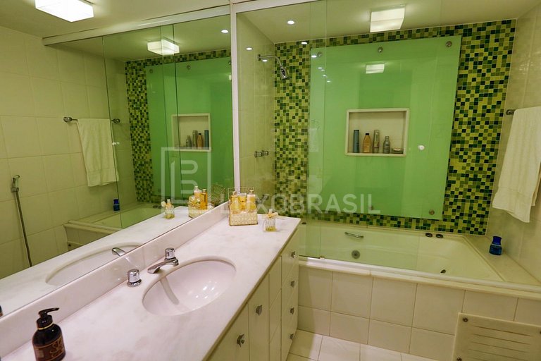 Casa na Barra da Tijuca no condomínio Jardim Clube da Barra