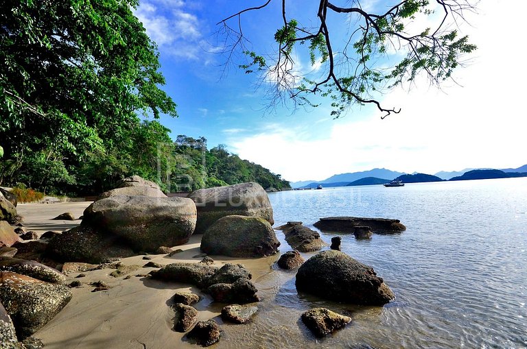 Casa 06 Suítes Angra dos Reis Pé na Areia