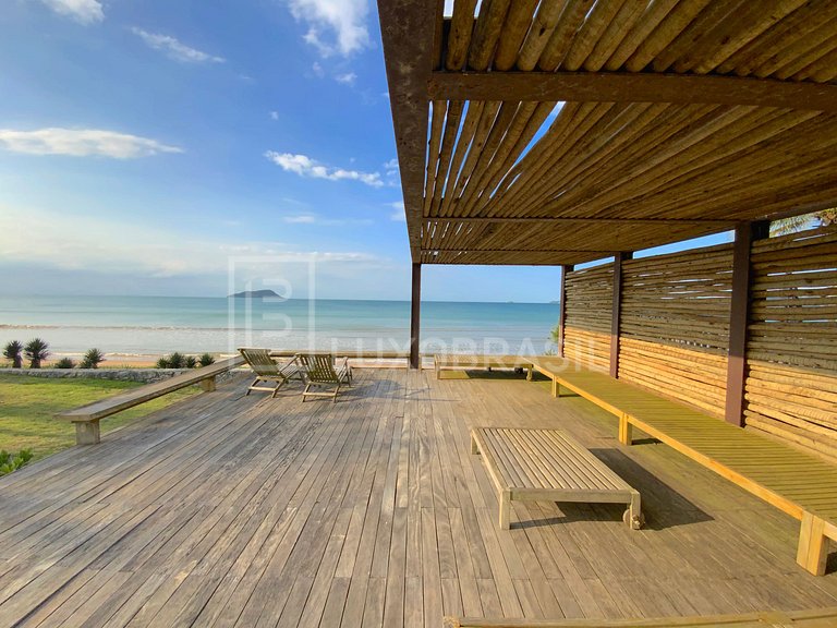 Mansão Búzios Pé na Areia 07 Suítes