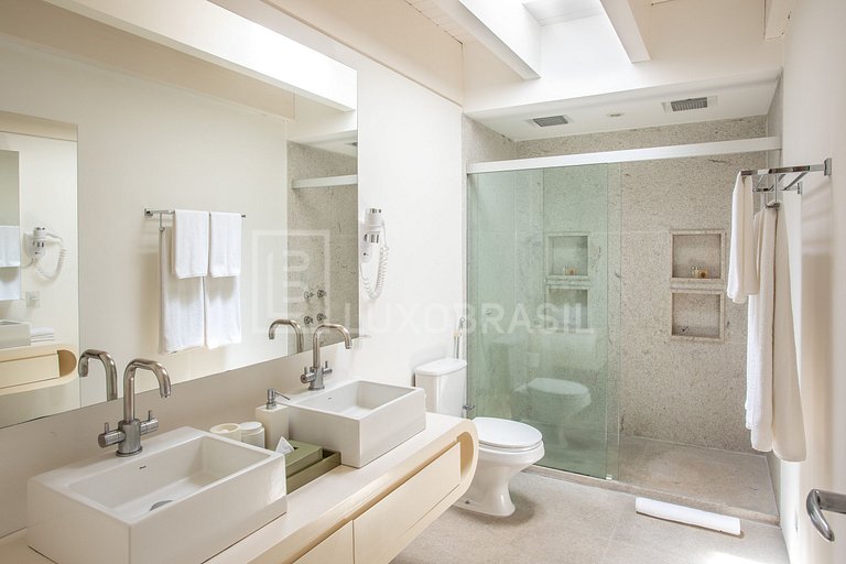 LB - BZ37 Zendaya Resort Búzios Beachfront Vacation Rental