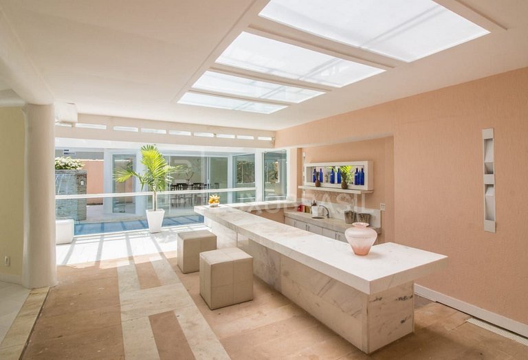 LUXOBRASIL #BZ40 Casa da Baleia 05 Bedrooms Beachfront Vacat