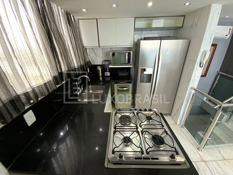 LB - RJ470 Golden Coast Penthouse Vacation Rental