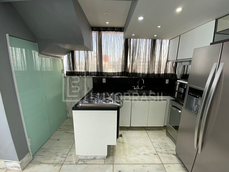 LB - RJ470 Golden Coast Penthouse Vacation Rental