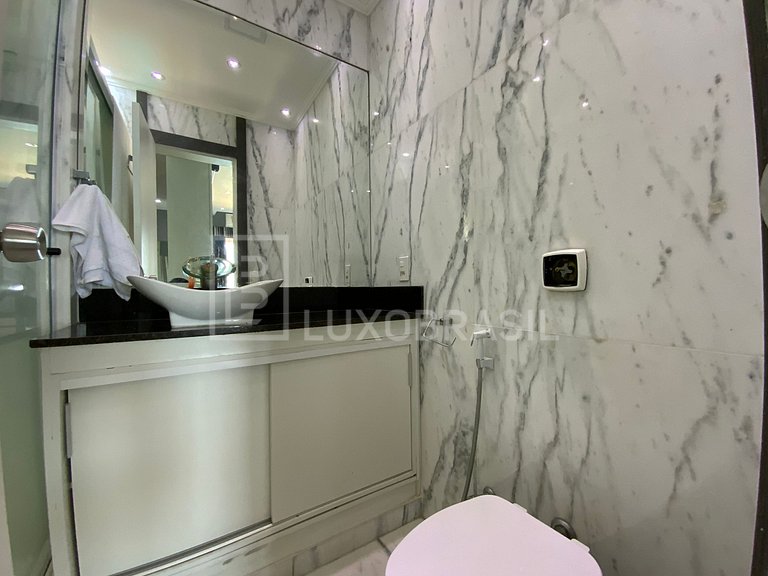 LB - RJ470 Golden Coast Penthouse Vacation Rental