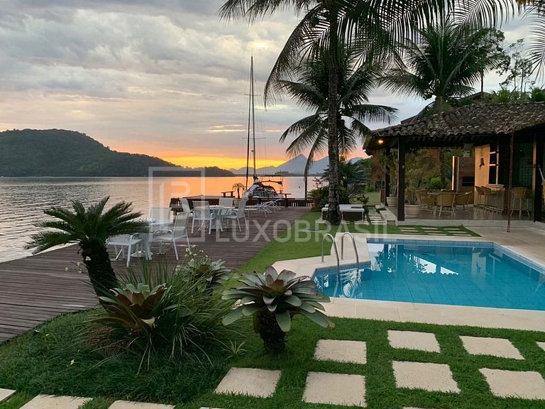 LUXOBRASIL #AR21 Villa Caierinhas 08 Suítes Angra Aluguel de
