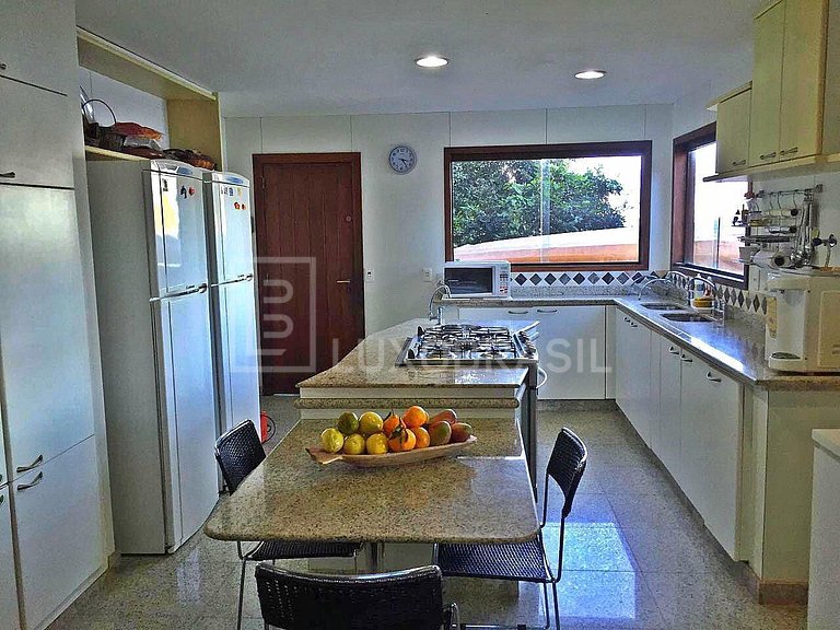 LuxoBrasil #AR21 Villa Caierinhas 08 Suites Angra Alquiler d
