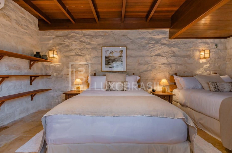 LUXOBRASIL #CE01 Stone House 05 Bedrooms Beachfront Icaraizi