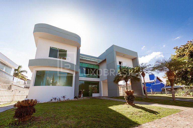 Big Summer House – 6 Suítes em Jurerê, Florianópolis