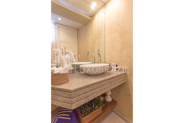 Casa Aconchego – 5 Suítes em Jurerê Internacional