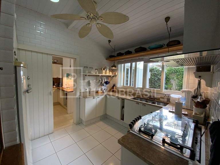 LUXOBRASIL #BZ44 Casa Rosé 05 Suites Praia Rasa Alquiler de