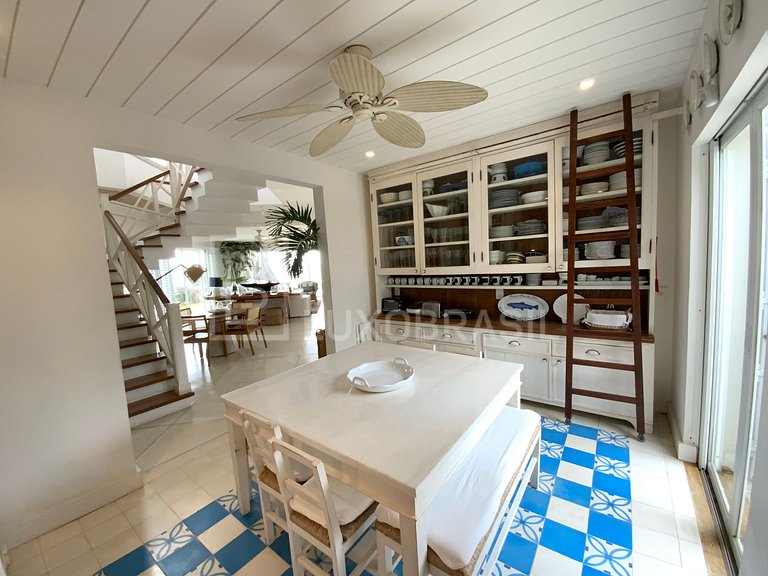 LUXOBRASIL #BZ44 Casa Rosé 05 Suites Praia Rasa Alquiler de