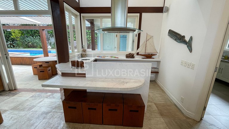 Linda casa em Manguinhos #328