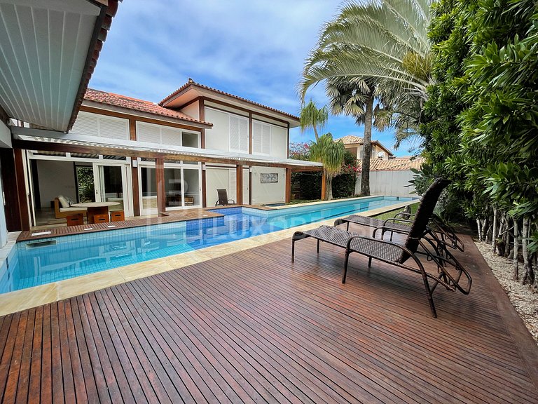 Linda casa em Manguinhos #328