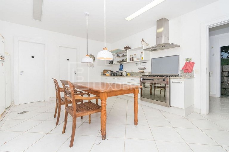 LUXOBRASIL #MAN02 Casa Porto Real 05 Suites Mangaratiba Alqu