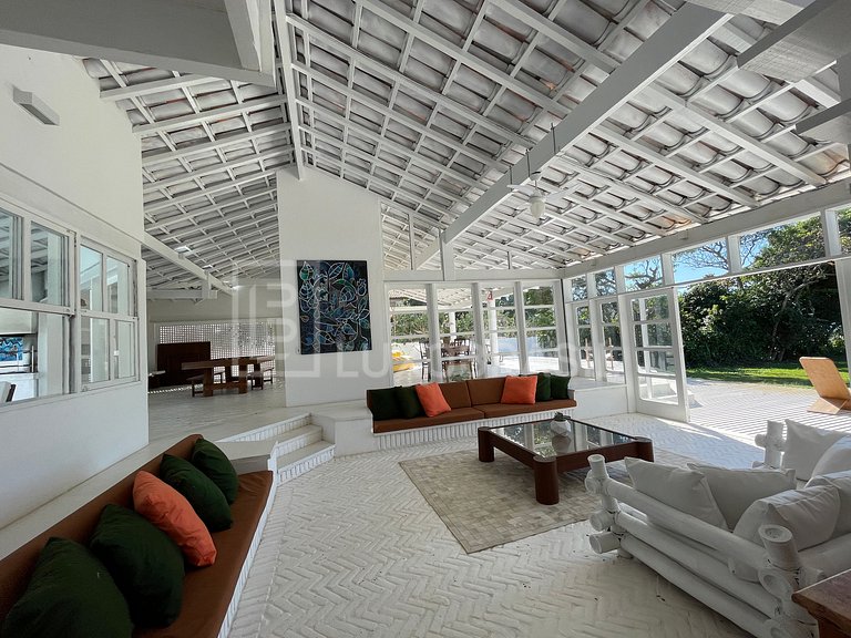 LUXOBRASIL #BZ13 Casa da Ferradura 05 Bedrooms Sea Front Búz